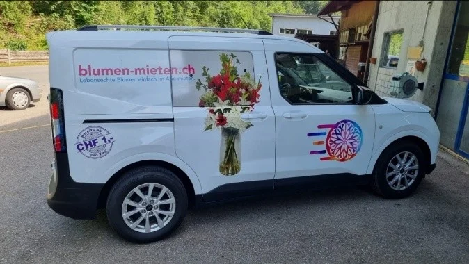 Persönliche Lieferung Kunstblumen - Schweizweiter Service